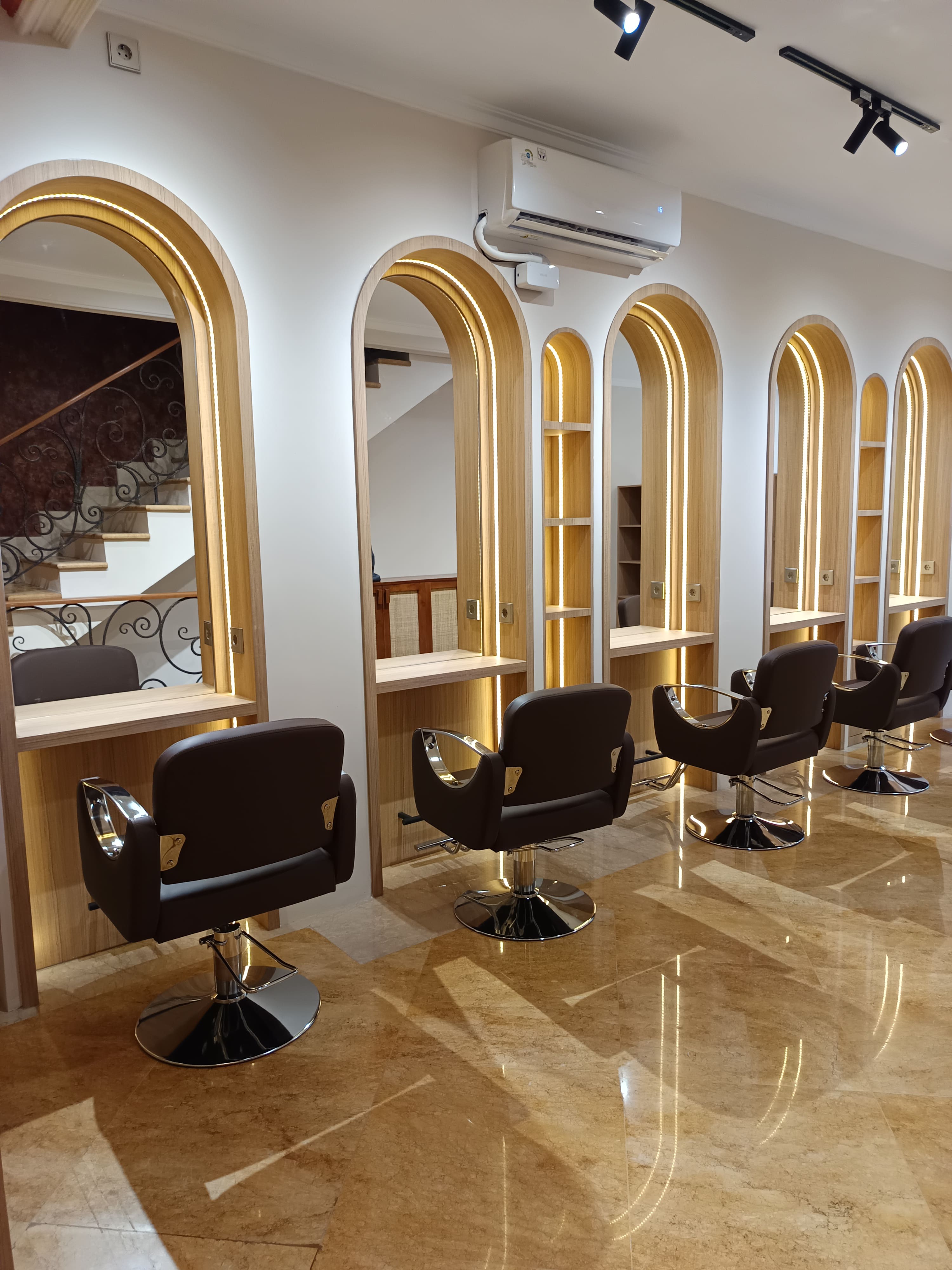 Salon & SPA Darmawangsa Square